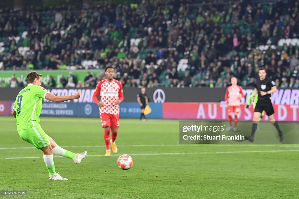 VfL Wolfsburg v 1. FSV Mainz 05 - Bundesliga