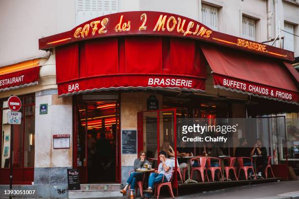 life in paris - brasserie 個照片及圖片檔