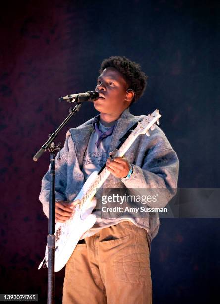 Daniel Caesar performs on the Coachella stage during the 2022 Coachella Valley Music And Arts Festival on April 22, 2022 in Indio, California.