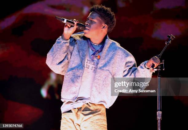 Daniel Caesar performs on the Coachella stage during the 2022 Coachella Valley Music And Arts Festival on April 22, 2022 in Indio, California.