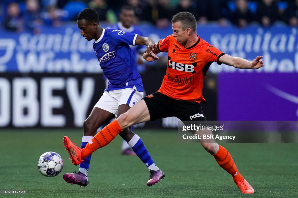 Steven van der Heijden of FC Den Bosch is by Robert Muhren... News Photo - Getty