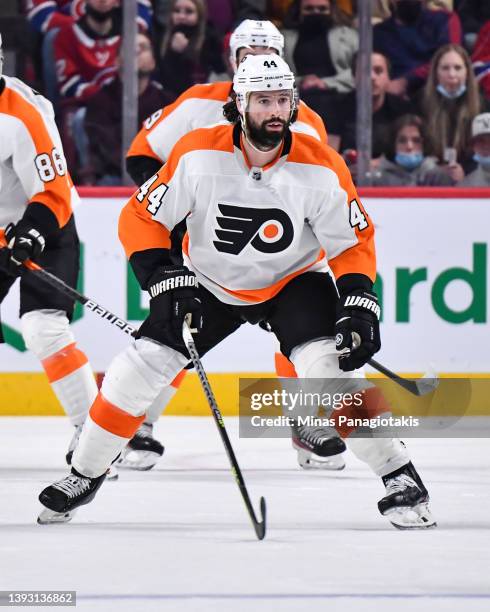 Nate Thompson of the Philadelphia Flyers skates against the Montreal Canadiens during the first period at Centre Bell on April 21, 2022 in Montreal,...
