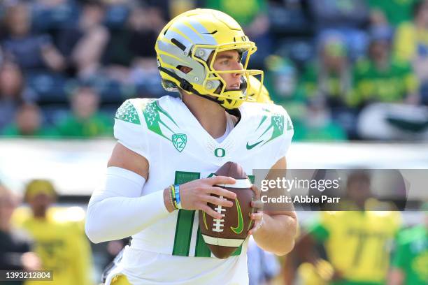 Bo Nix of Team Yellow looks to pass the ball against Team Green during the third quarter of the Oregon Spring Game at Autzen Stadium on April 23,...