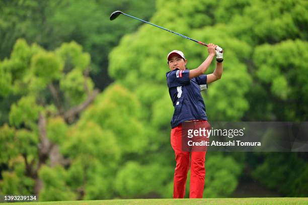 Mao Nozawa of Japan hits her tee shot on the 5th hole during the final round of Fuji Sankei Ladies Classic at Kawana Hotel Golf Course on April 24,...