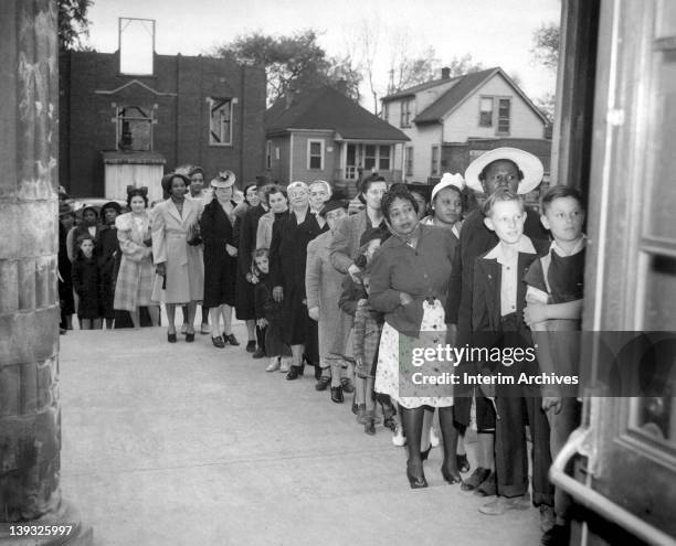 Food Rationing Line Food Rationing Photos and Premium High Res Pictures - Getty Images