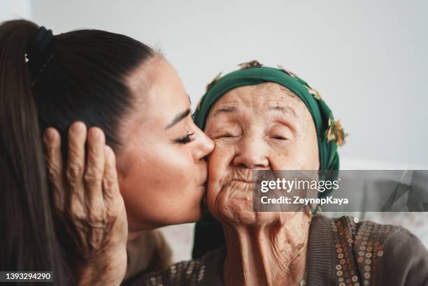 96 years old grandma, mother's day - 90 years stockfoto's en -beelden