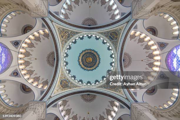 the grand camlica mosque in uskudar district of istanbul, turkey - islam temple stock pictures, royalty-free photos & images