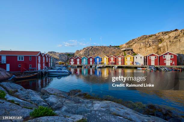 smögen, smögenbryggan, skagerrak, bohuslän, västra götalands län, vastra gotaland, sweden - västra usa fotografías e imágenes de stock