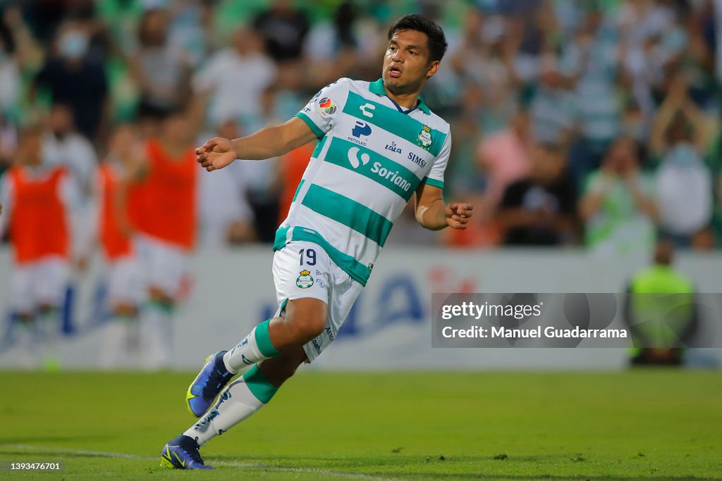Santos Laguna v Leon - Torneo Grita Mexico C22 Liga MX