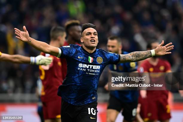 Lautaro Martinez of FC Internazionale celebrates with teammates after scoring his team's third goal during the Serie A match between FC...