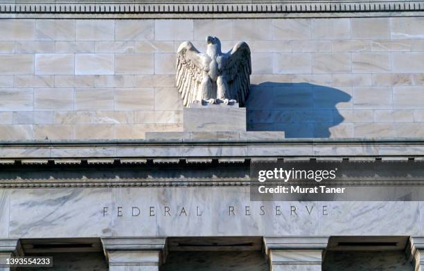 federal reserve building in washington - federal reserve stock-fotos und bilder