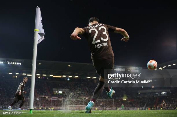 Leart Paqarada of FC St. Pauli shoots ball during the Second Bundesliga match between FC St. Pauli and SV Darmstadt 98 at Millerntor Stadium on April...