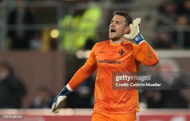 Goalkeeper Marcel Schuhen of SV Darmstadt 98 shouts instructions during the Second Bundesliga match between FC St. Pauli and SV Darmstadt 98 at...