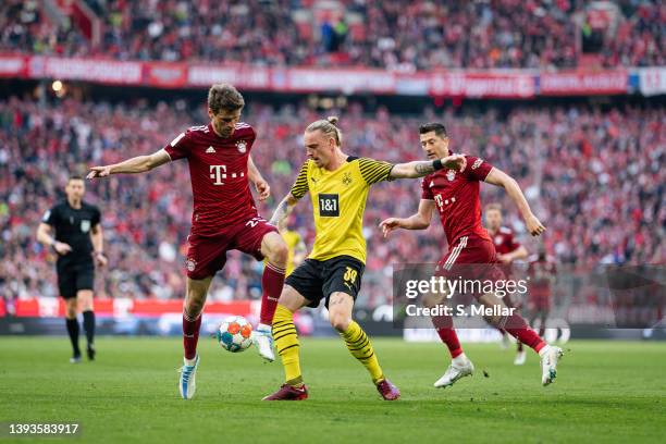 Thomas Mueller of FC Bayern Muenchen controls the ballduring the Bundesliga match between FC Bayern München and Borussia Dortmund at Allianz Arena on...