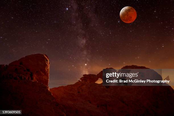 blood moon at garden of the gods - colorado springs stock pictures, royalty-free photos & images