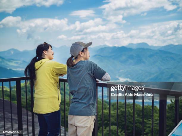 gorgeous mountain scenery at the observation point - hakuba fotografías e imágenes de stock