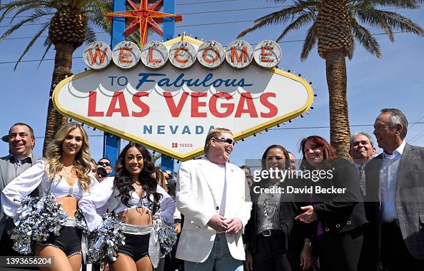 'Welcome to Fabulous Las Vegas' Sign Turns Silver And Black Ahead of 2022 NFL Draft 'Welcome to Fabulous Las Vegas' Sign Turns Silver And Black Ahead of 2022 NFL Draft