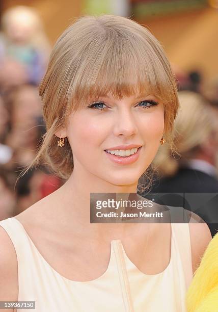 Actress/singer Taylor Swift arrives at Premiere of Universal Pictures and Illumination Entertainment's 3D-CG 'Dr. Seuss' The Lorax' at Universal...