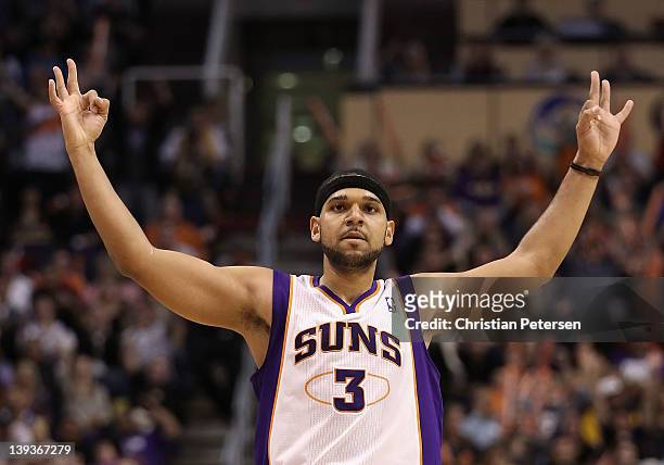 Jared Dudley of the Phoenix Suns reacts after hitting a three point shot against the Los Angeles Lakers during the NBA game at US Airways Center on...