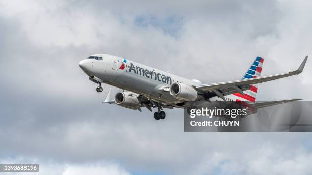 wonderful american - boeing 737 stock pictures, royalty-free photos & images