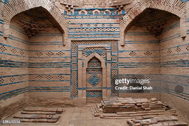 ancient tomb and graveyard - dera ismail khan stock pictures, royalty-free photos & images