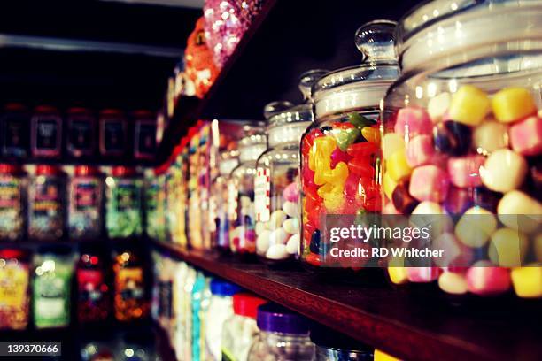 sweet candy shop - snoepwinkel stockfoto's en -beelden