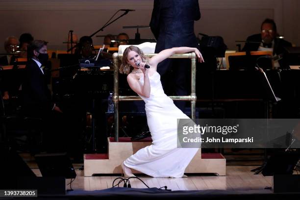 Kirsten Bell performs during the New York Pops 39th Birthday Gala at Carnegie Hall on April 25, 2022 in New York City.