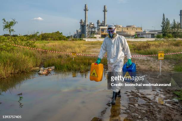 chemical spill pollution response team in action recovery stop spill of the chemical spill pollution at factory . hazard emergency response concept . - crisis response team stock pictures, royalty-free photos & images