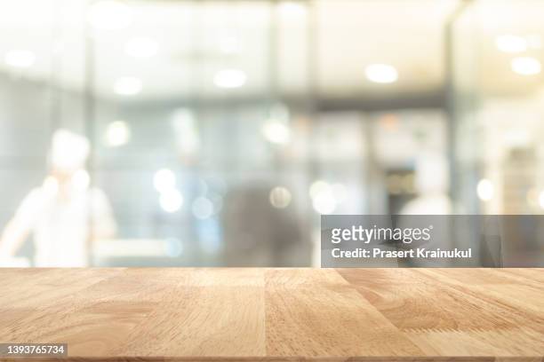 empty wooden table top, counter mockup - wood material stockfoto's en -beelden