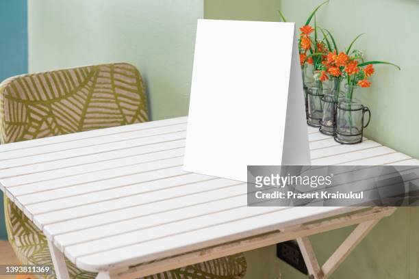 mockup blank menu frame label in restaurant - table placard stock pictures, royalty-free photos & images