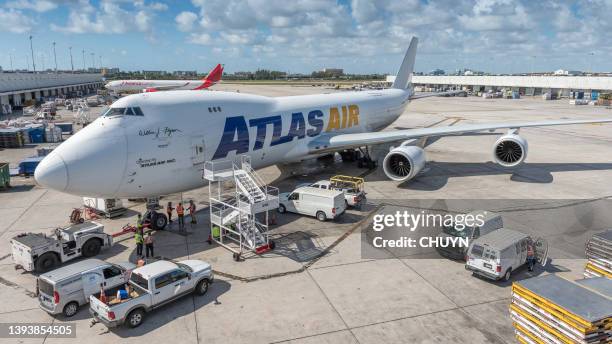 air cargo - us air cargo terminal stock pictures, royalty-free photos & images