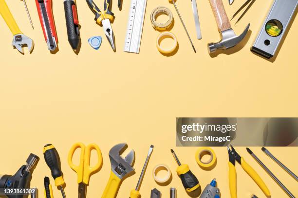 hand tools flat lay with copy space - outil photos et images de collection