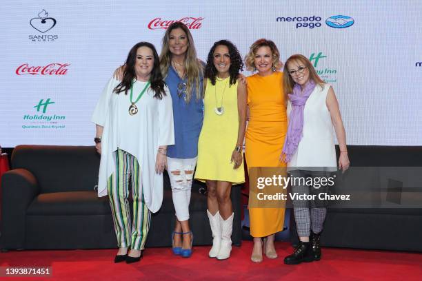 Isabel Lascurain, Irma "Mimi" Hernández, Fernanda Meade, Ilse Olivo and Mayté Lascurain of the groups Flans and Pandora attend a press conference to...