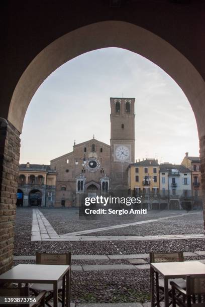 duomo di lodi - lodi lombardy stock pictures, royalty-free photos & images