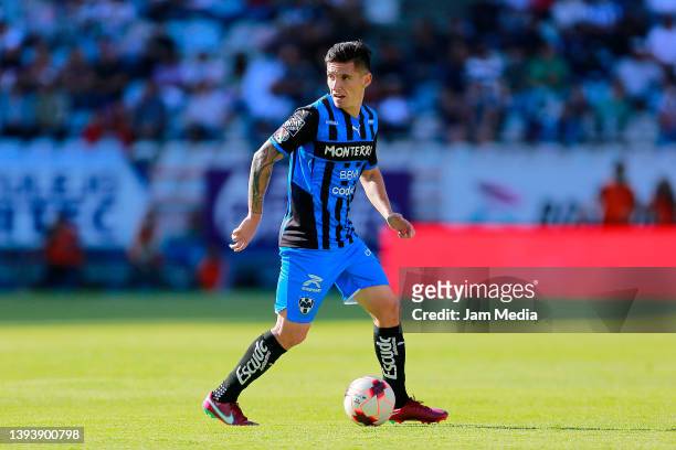 Claudio Matias Kranevitter of Monterrey drives the ball during the 16th round match between Pachuca and Monterrey as part of the Torneo Grita Mexico...