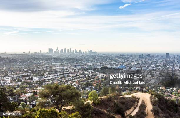 high angle view from griffith observatory of downtown los angeles - hollywood hills los angeles stockfoto's en -beelden