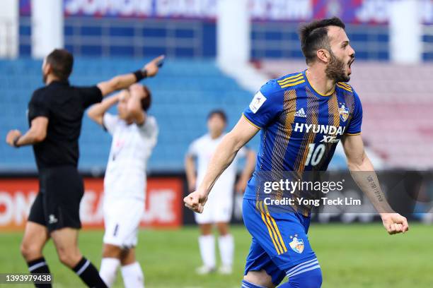 Valeri Qazaishvili of Ulsan Hyundai celebrates after scoring his team's third goal against Kawasaki Frontale during the second half of the AFC...