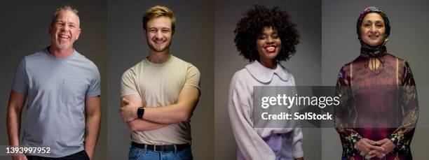 una comunità felice - fianco a fianco foto e immagini stock