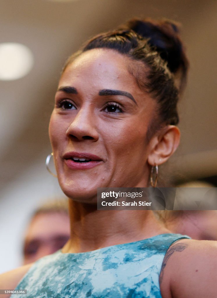 Katie Taylor v Amanda Serrano - Public Workout