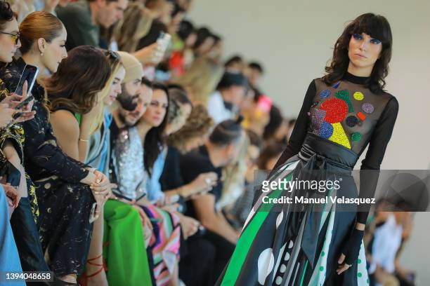 2,992 Mexican Fashion Week Day 3 Stock Photos, High-Res Pictures, and  Images - Getty Images