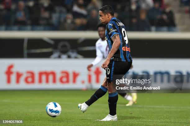 Luis Muriel of Atalanta BC scores their team's fourth goal from the penalty spot during the Serie A match between Atalanta BC and Torino FC at Gewiss...