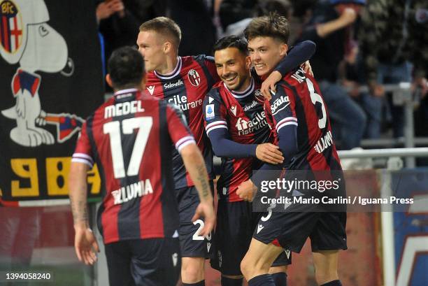 Nicola Sansone of Bologna FC celebrates after scoring his team's second goal during the Serie A match between Bologna FC and Internazionale at Stadio...