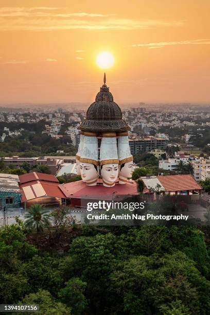 shrunga giri sri shanmukha swamy temple - bangalore city photos et images de collection