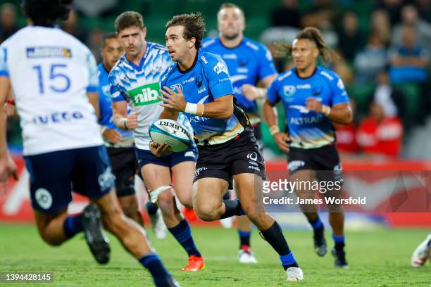 Jake Strachan of the Force sprints down the field as he breaks away from the pack during the round 11 Super Rugby Pacific match between the Western...