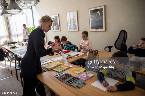 Teacher Tatjana teaches children who fled war-torn Ukraine at the "Classroom for Ukraine" project on April 28, 2022 in Berlin, Germany. The...