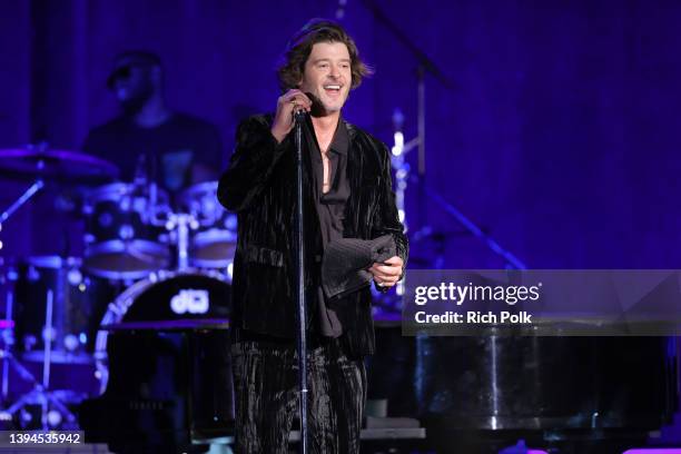 Robin Thicke performs onstage during the 25th anniversary of UCLA Jonsson Cancer Center Foundation's "Taste for a Cure" event at Fairmont Century...