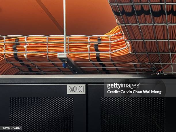 network cable management - computer cable stock-fotos und bilder