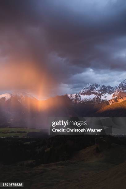 gebirgslandschaft - alpenglow stock pictures, royalty-free photos & images