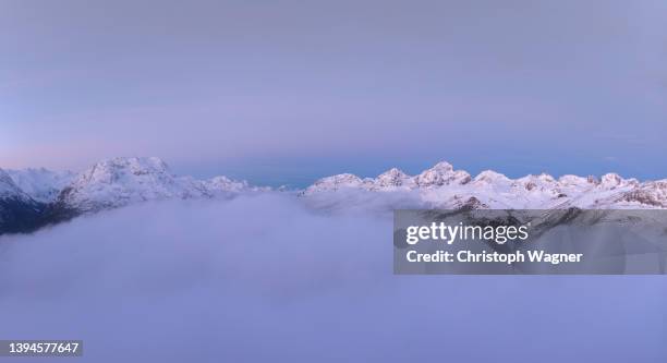 alpen grindelwald jungfraujoch - eiger mönch jungfrau stockfoto's en -beelden