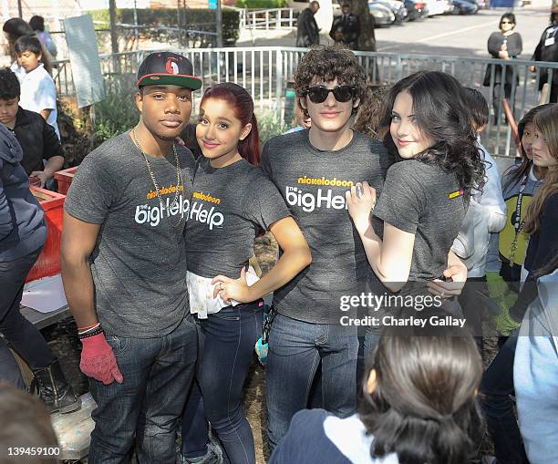 Actors Leon Thomas III, Ariana Grande, Matt Bennett and Elizabeth Gillies along with fellow castmembers of Nickelodeon's hit series Victorious, in...